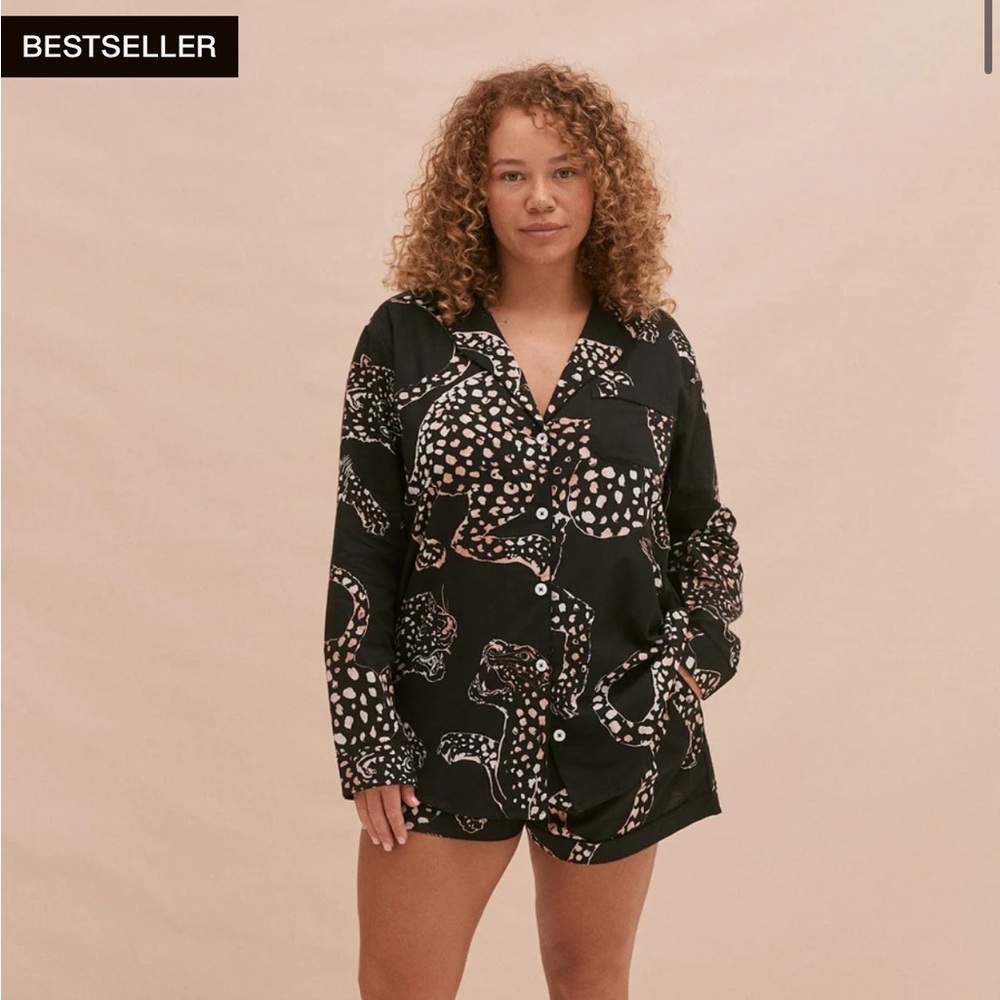 Desmond & Dempsey signature pajama set